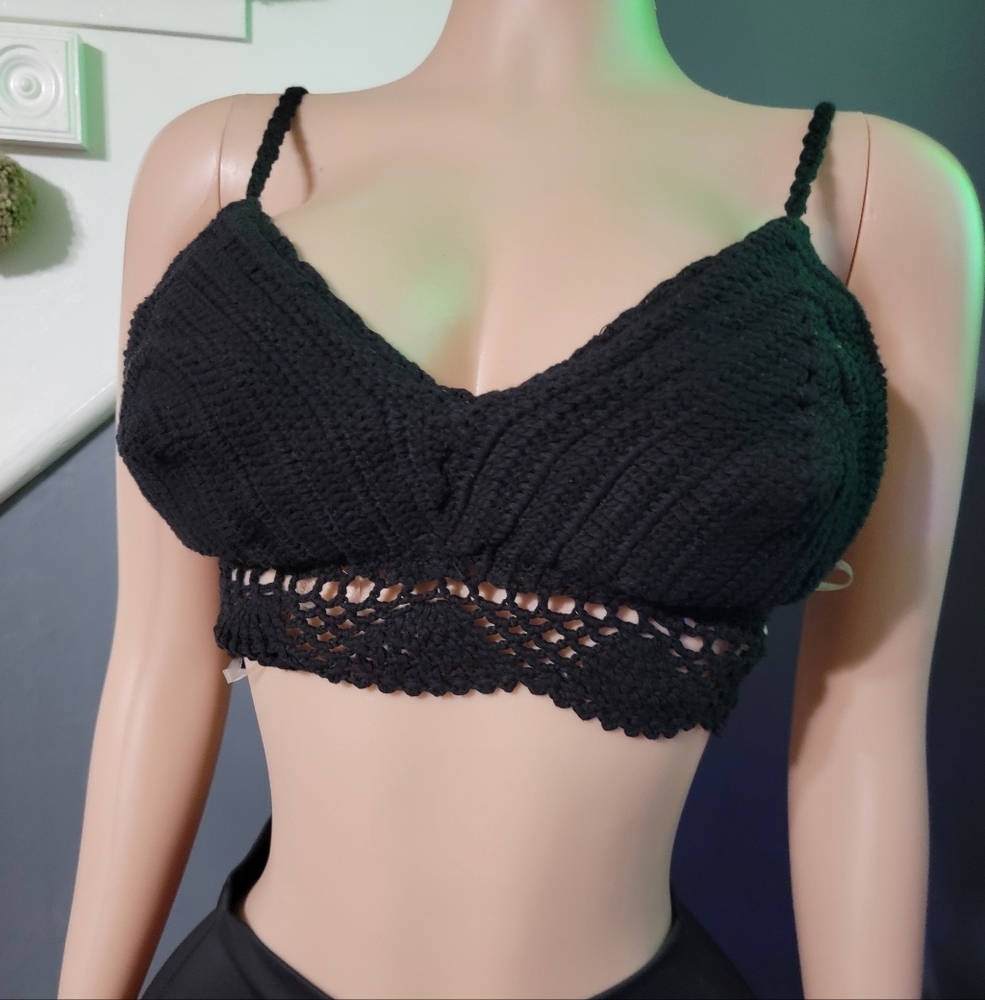 Tilly's Black Crop Tank